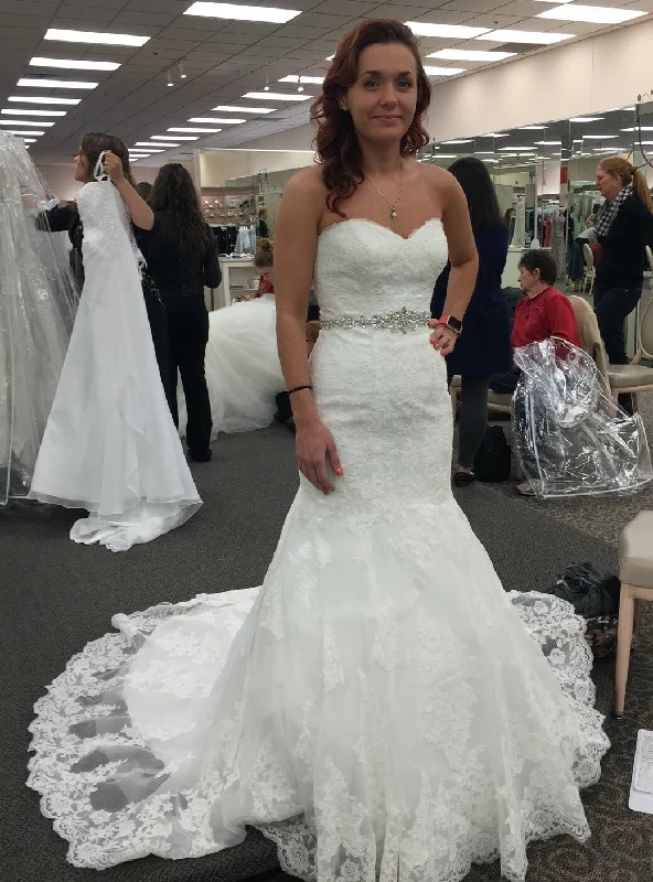 The Best Deals Won’t Wait!David's Bridal V3680