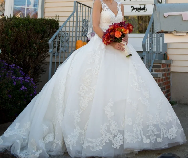 Special Discounts Inside!Maggie Sottero Sybil