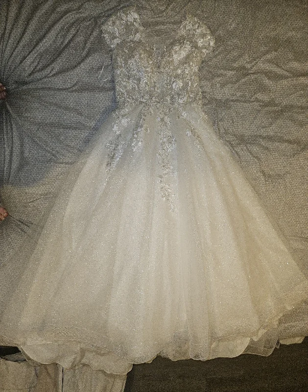 Limited Edition, Limited Price!Other Lace and Tulle Cap Sleeve Ball Gown