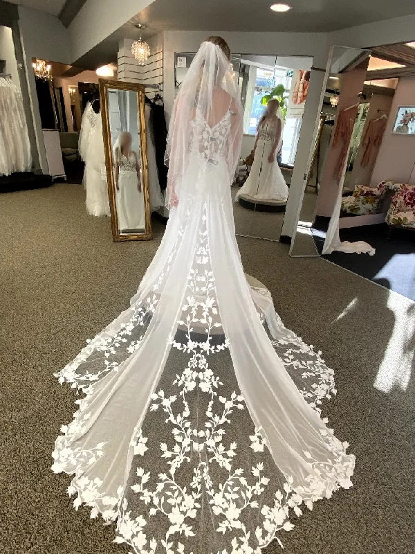 Incredible Savings Inside!Other Beaded Lace and Chiffon Wedding Dress